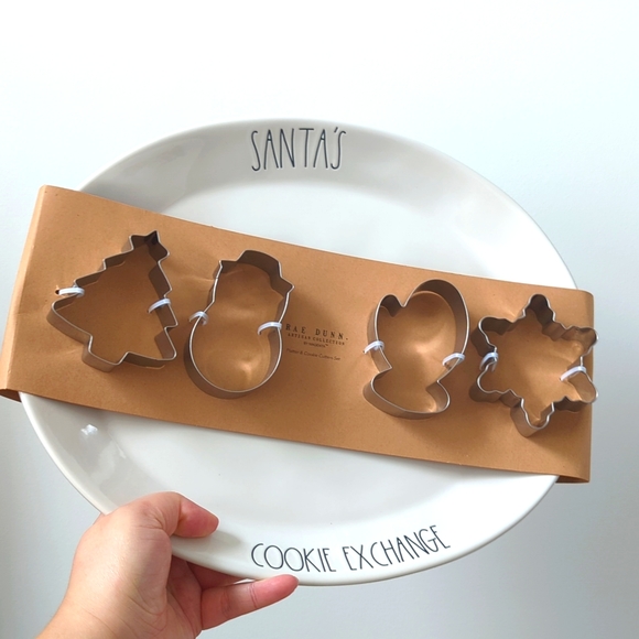 PLATTER 🍪 with Cookie Cutters - Rae Dunn - Picture 1 of 6